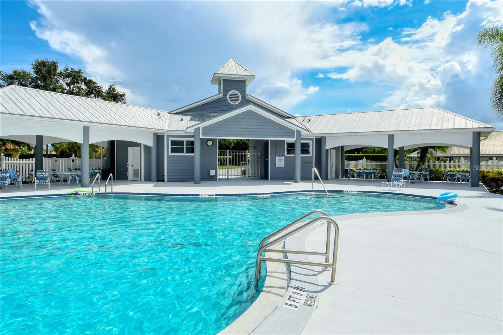 THE HAMPTONS - Residential