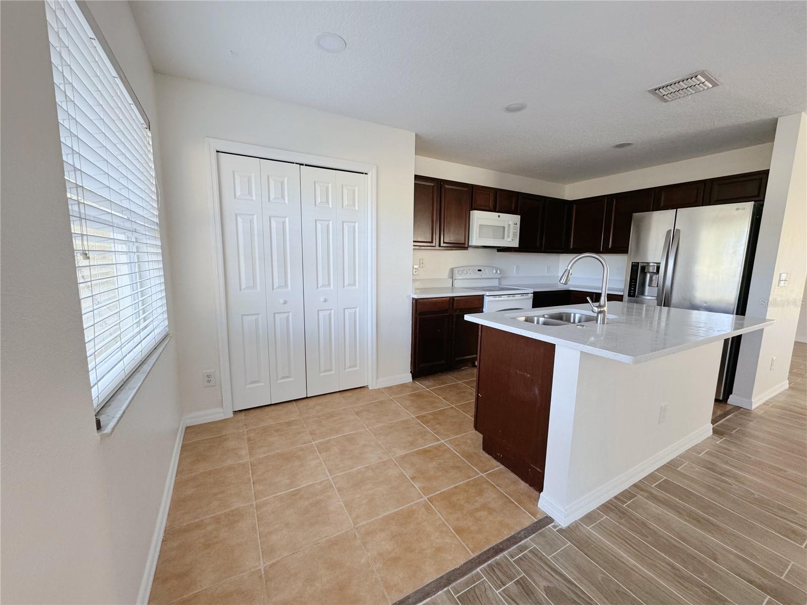 OAKCREST/SOUTHMEADOWPH N - Residential Lease