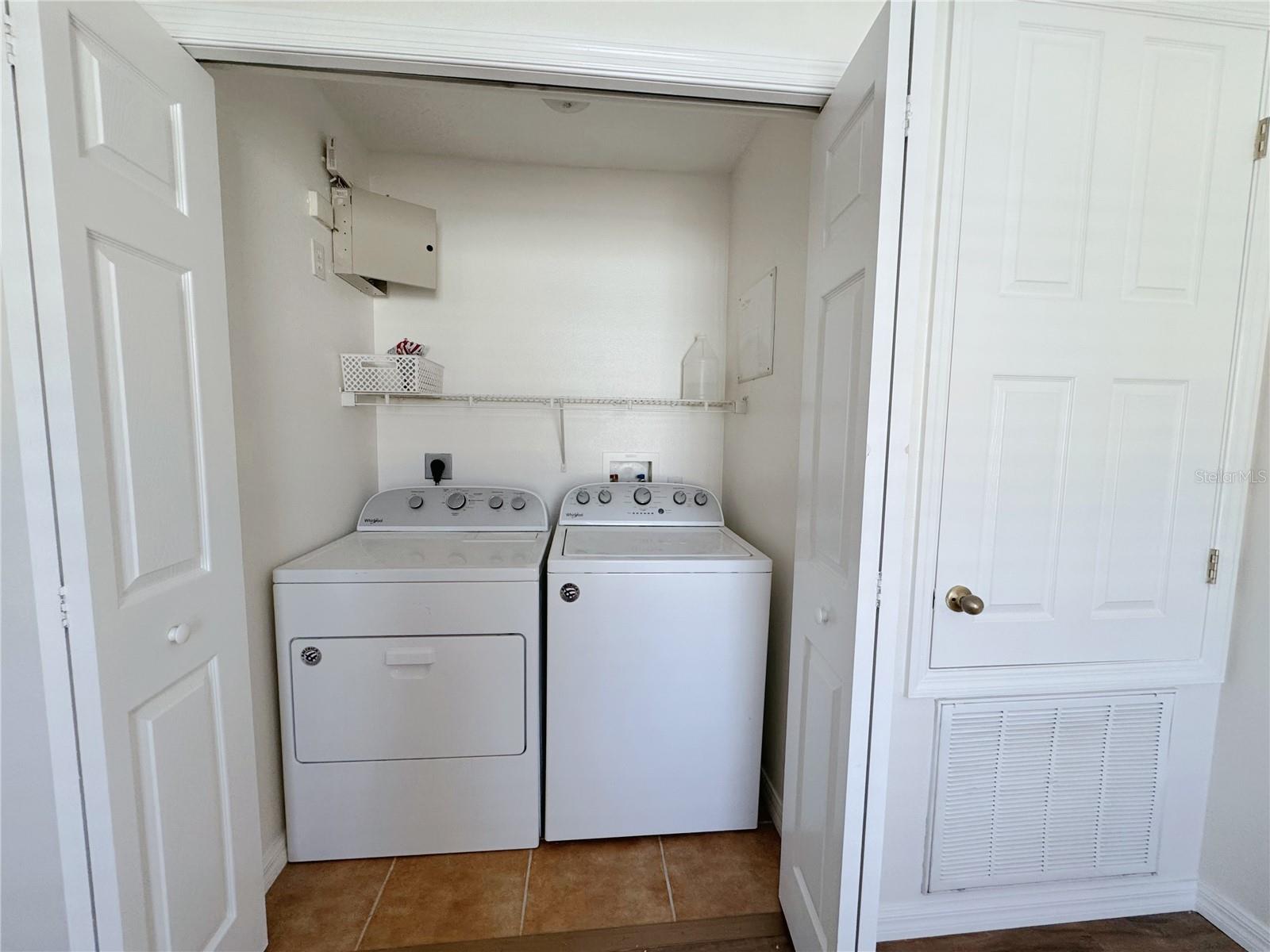 OAKCREST/SOUTHMEADOWPH N - Residential Lease