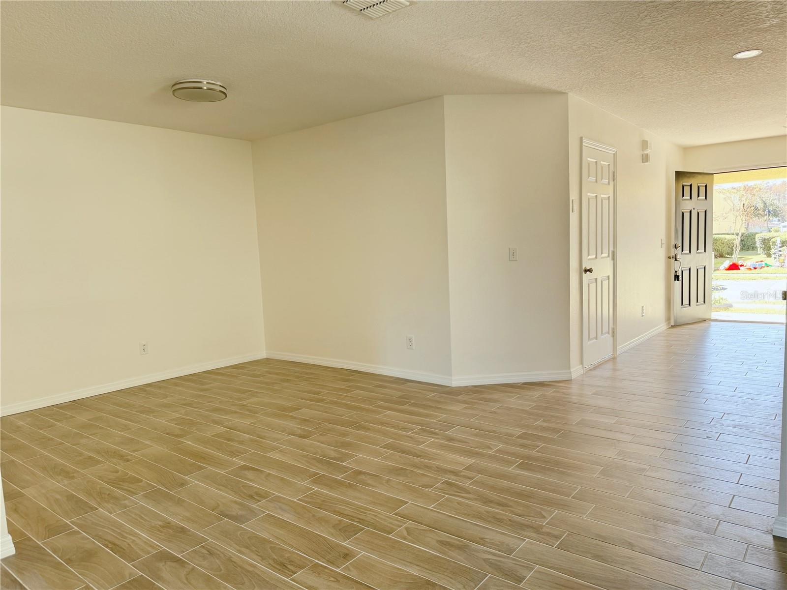 OAKCREST/SOUTHMEADOWPH N - Residential Lease