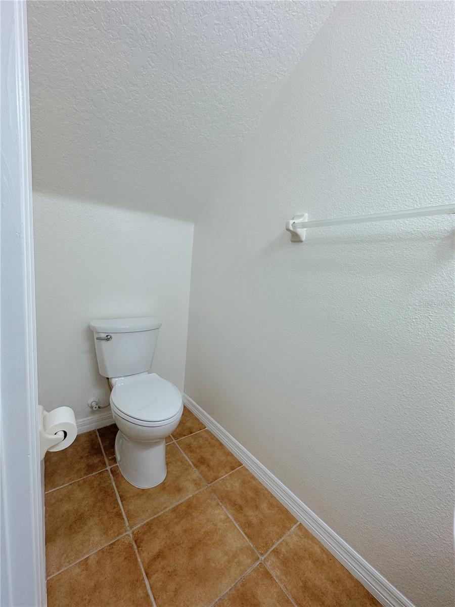 OAKCREST/SOUTHMEADOWPH N - Residential Lease