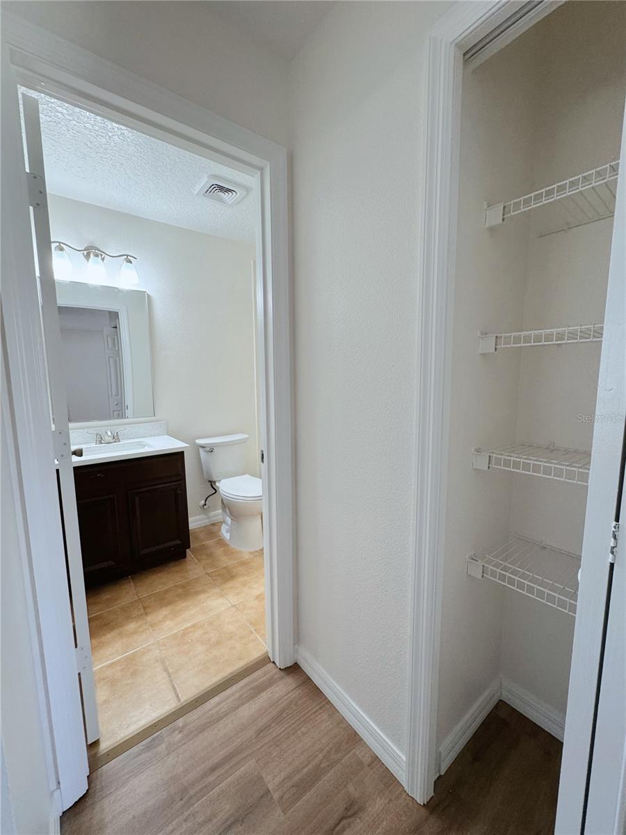 OAKCREST/SOUTHMEADOWPH N - Residential Lease