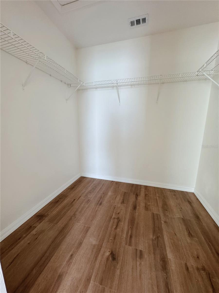 OAKCREST/SOUTHMEADOWPH N - Residential Lease