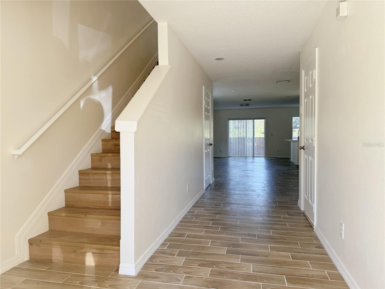 OAKCREST/SOUTHMEADOWPH N - Residential Lease