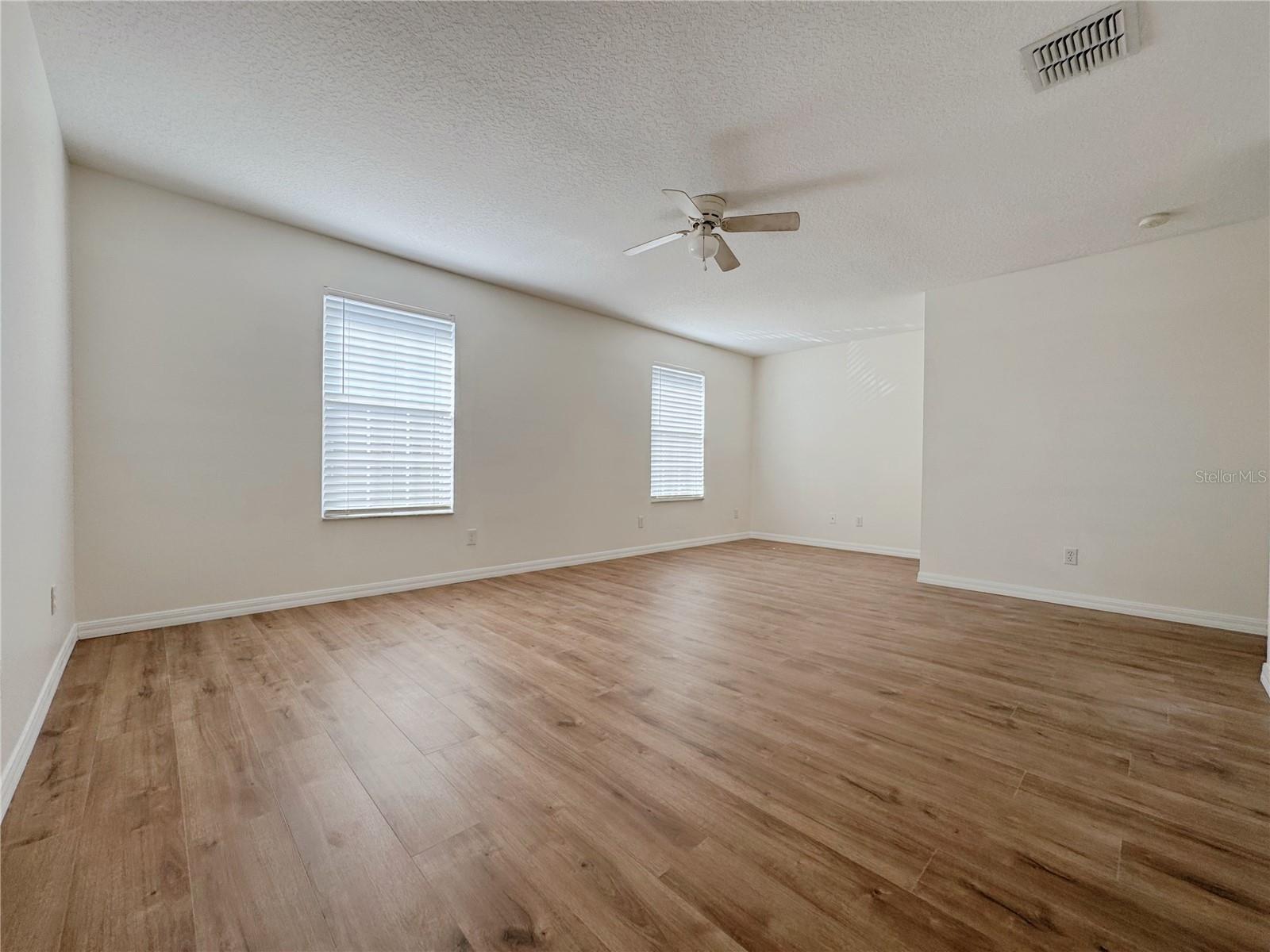 OAKCREST/SOUTHMEADOWPH N - Residential Lease