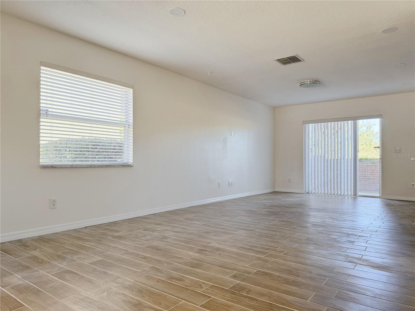 OAKCREST/SOUTHMEADOWPH N - Residential Lease