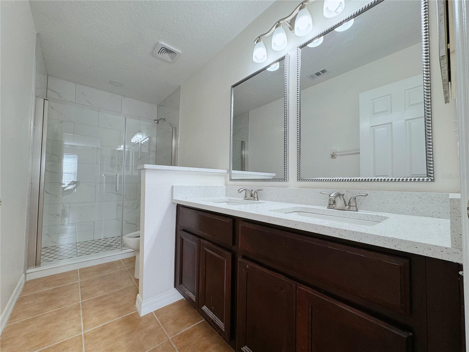 OAKCREST/SOUTHMEADOWPH N - Residential Lease