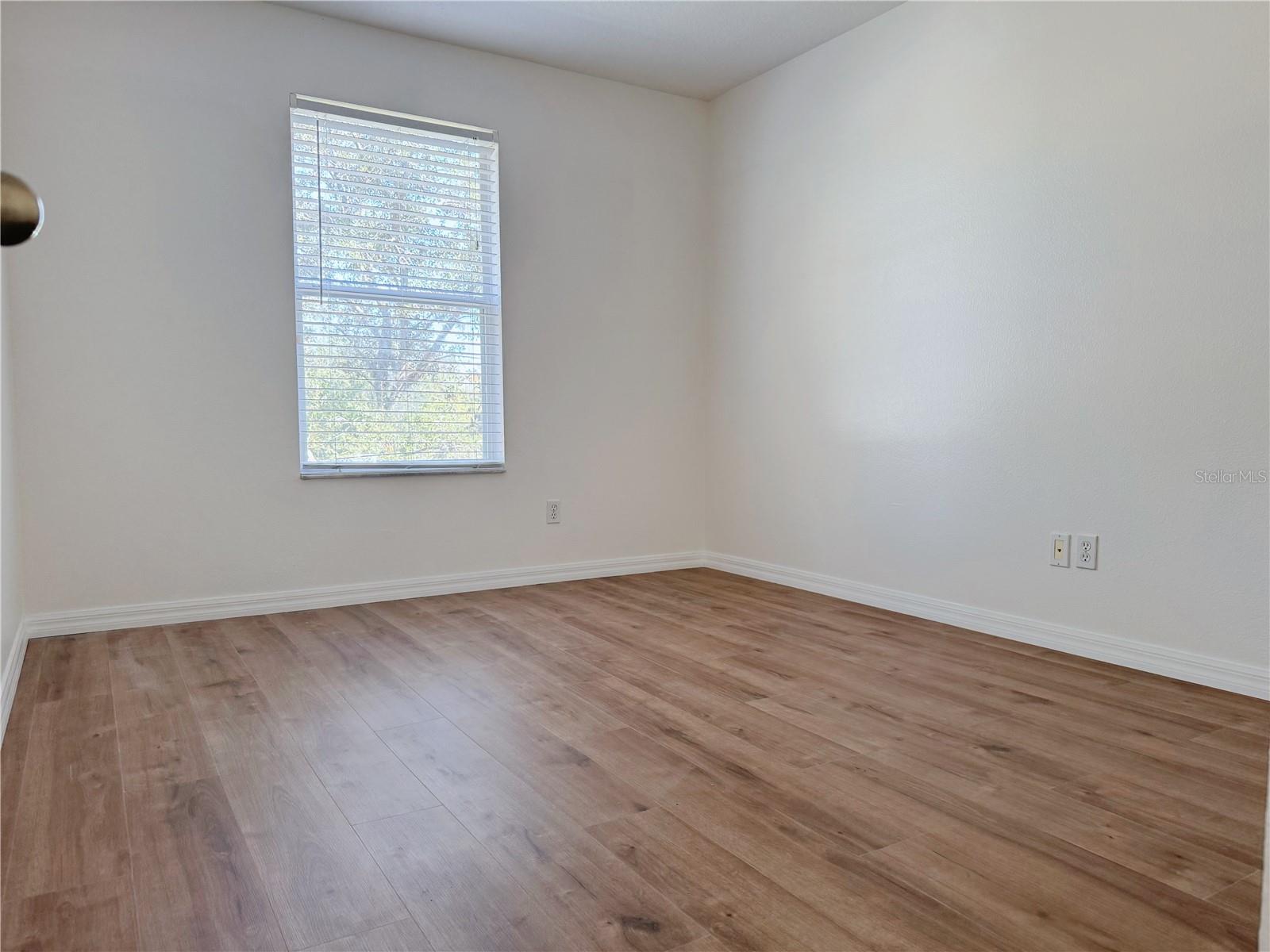 OAKCREST/SOUTHMEADOWPH N - Residential Lease