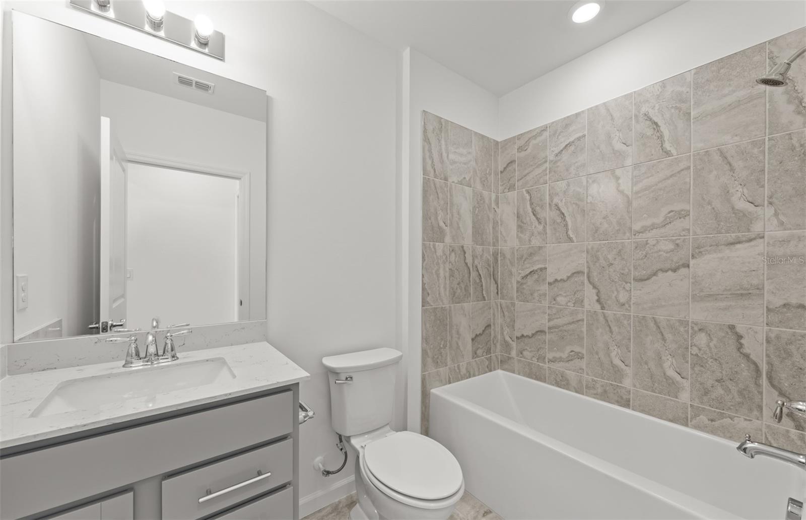 LAKESPUR WELLEN PARK PHASE 3 - Residential