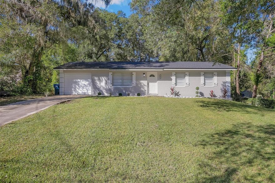 Beautiful 3 bedroom home ready for you to move in. This house offers 3 bedroom with 1.5 bathrooms updated. Modern bathrooms with LED lighted mirrors are only some of the must see on this house. You will enjoy cooking on this spacious kitchen wile you can interact with your friends and family. New roof, new Ac Unit, band new cabinets, new counter tops band new appliances. You must come see it before its gone. Schedule an appointment today before its too late.