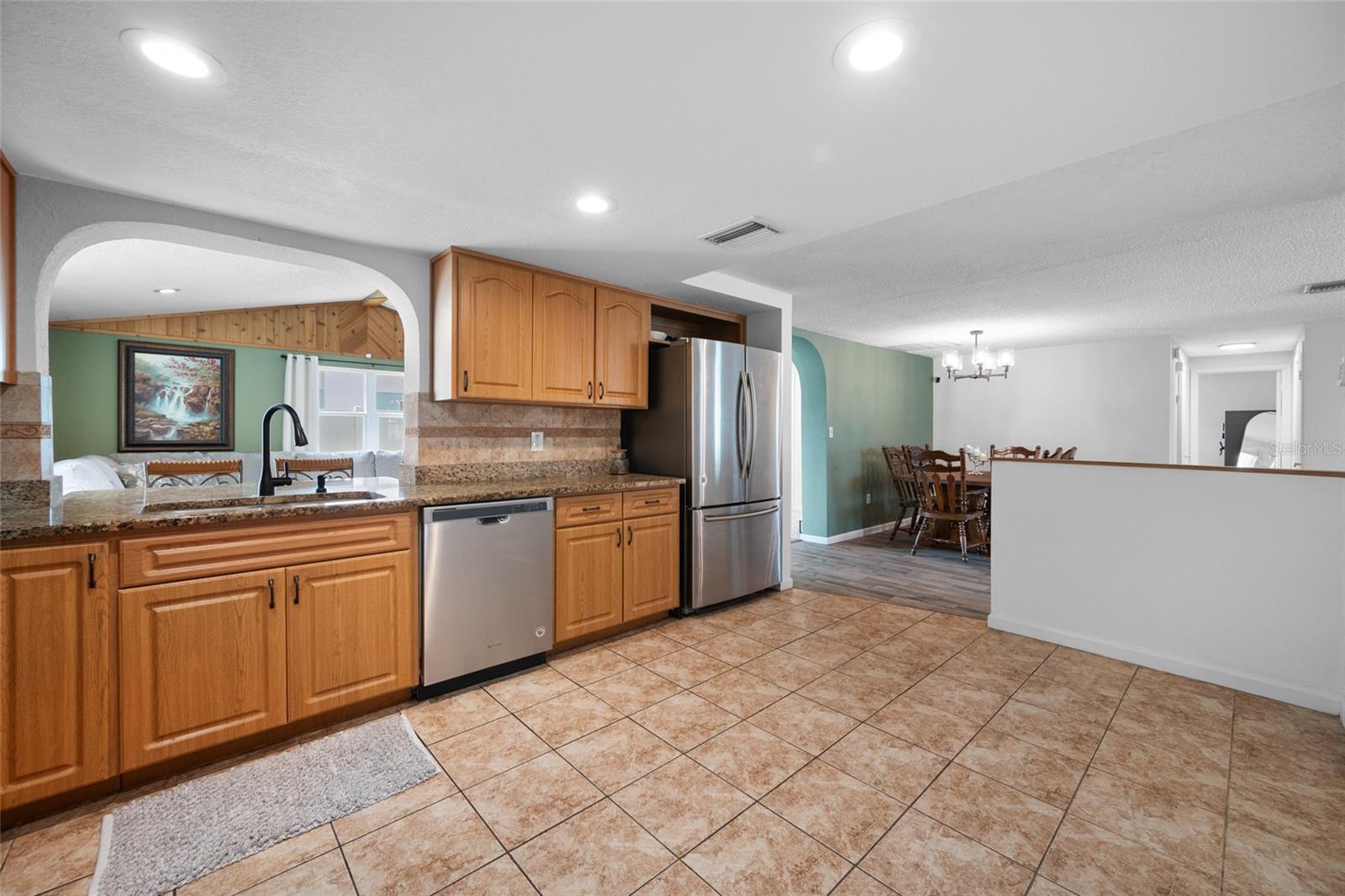 HOLIDAY GARDENS - Residential