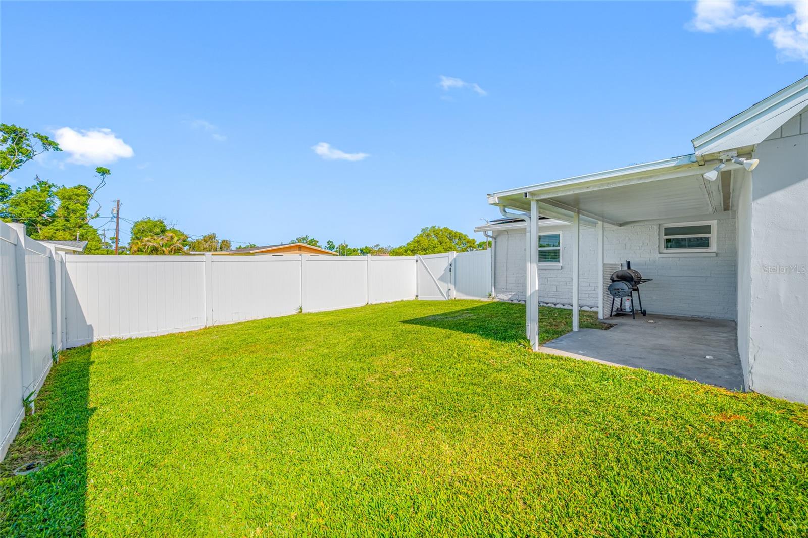 HOLIDAY GARDENS - Residential