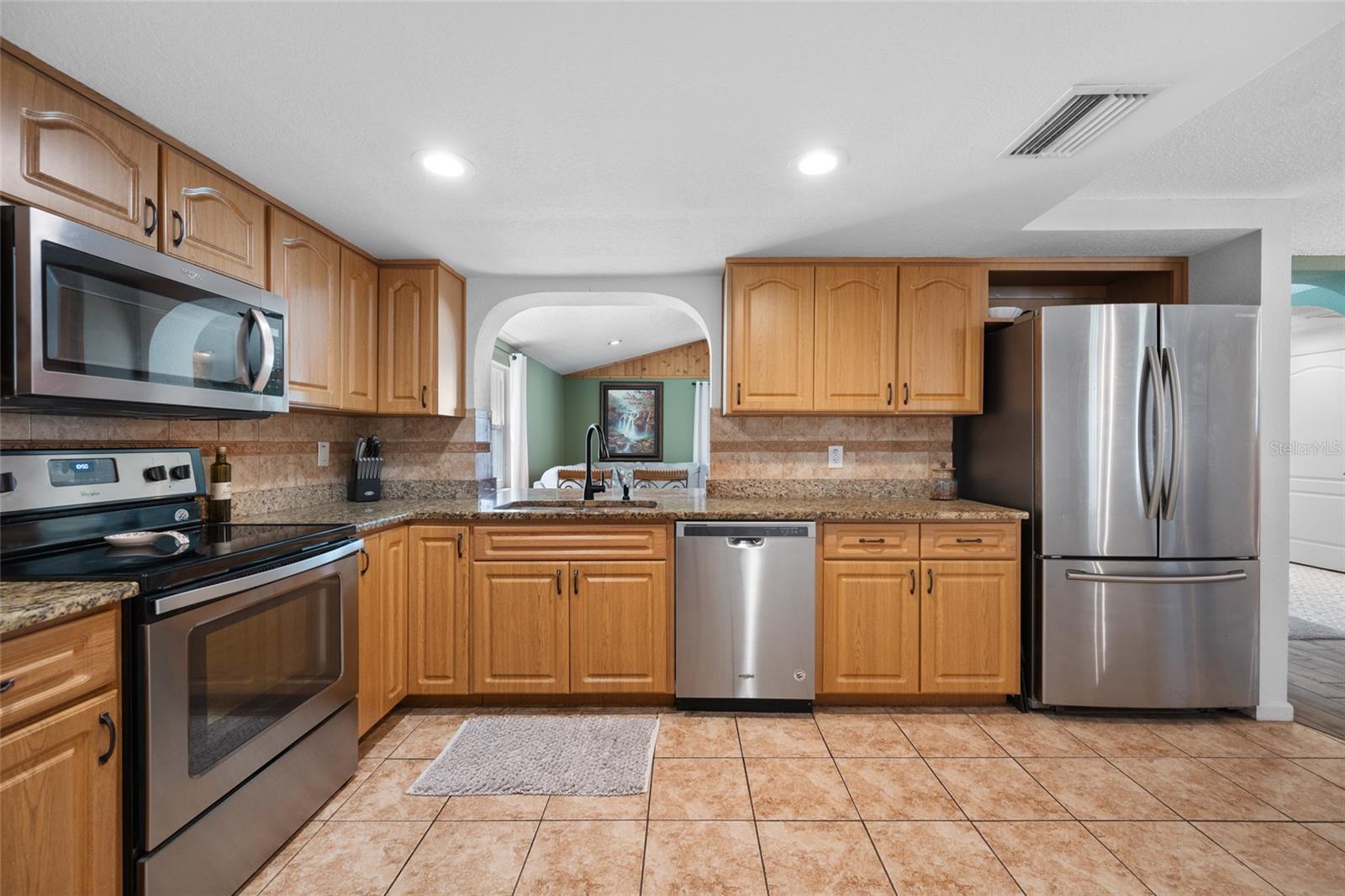 HOLIDAY GARDENS - Residential