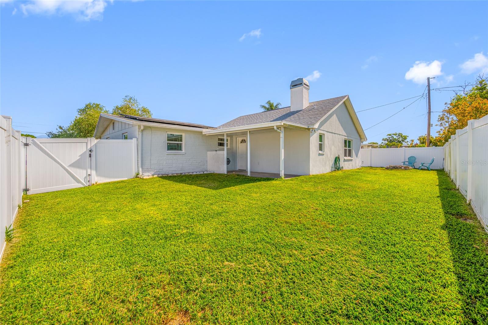 HOLIDAY GARDENS - Residential