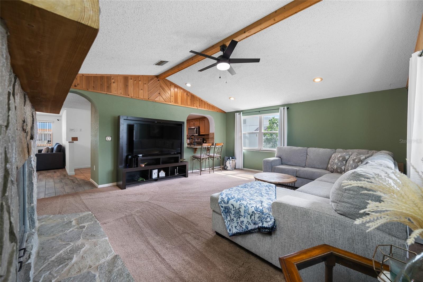 HOLIDAY GARDENS - Residential