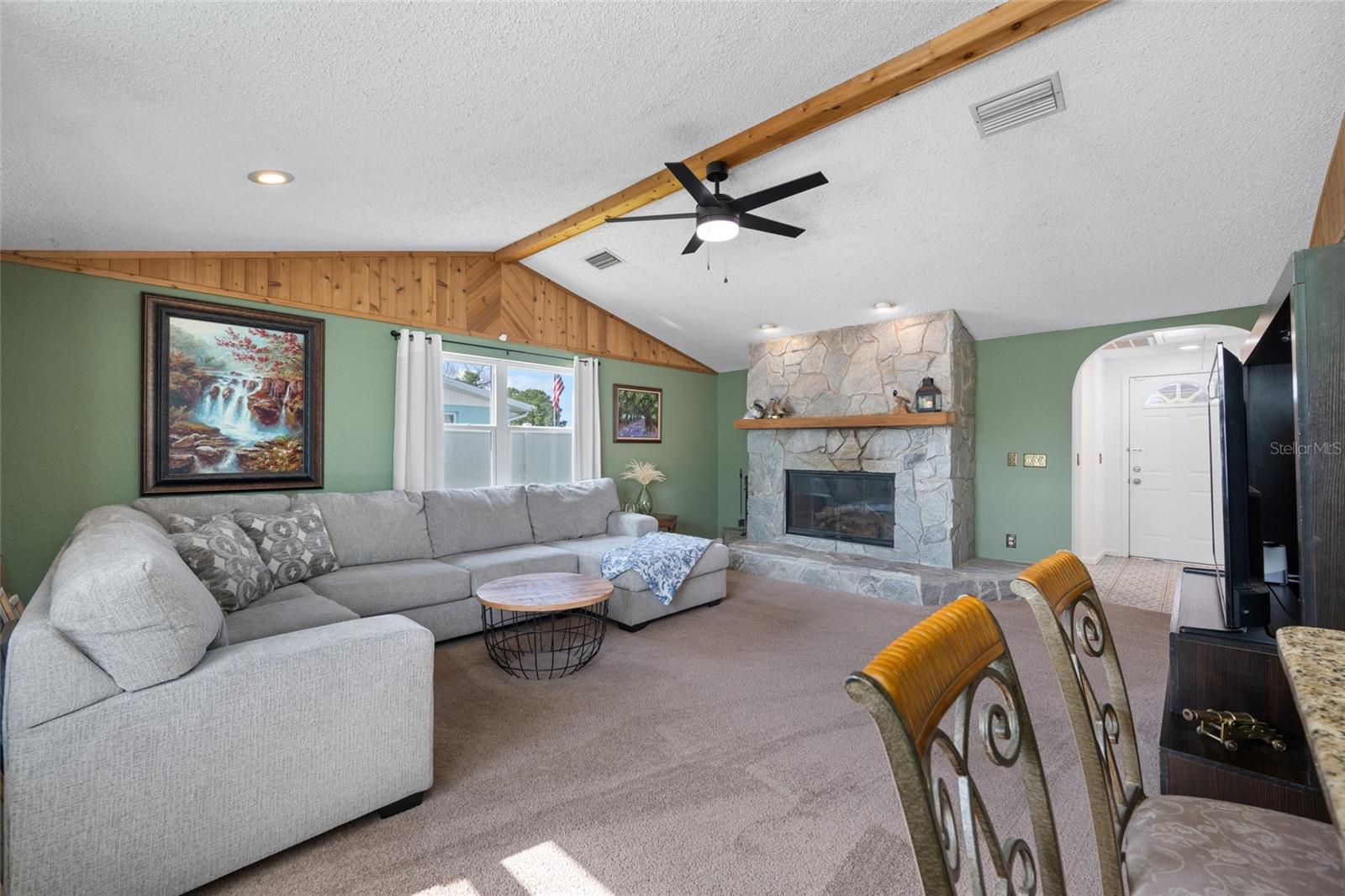 HOLIDAY GARDENS - Residential