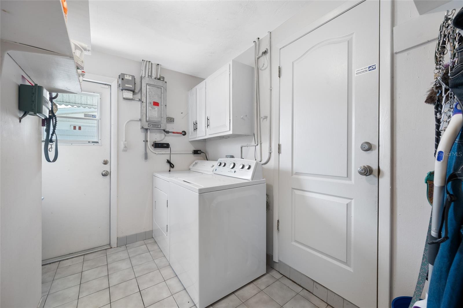 HOLIDAY GARDENS - Residential