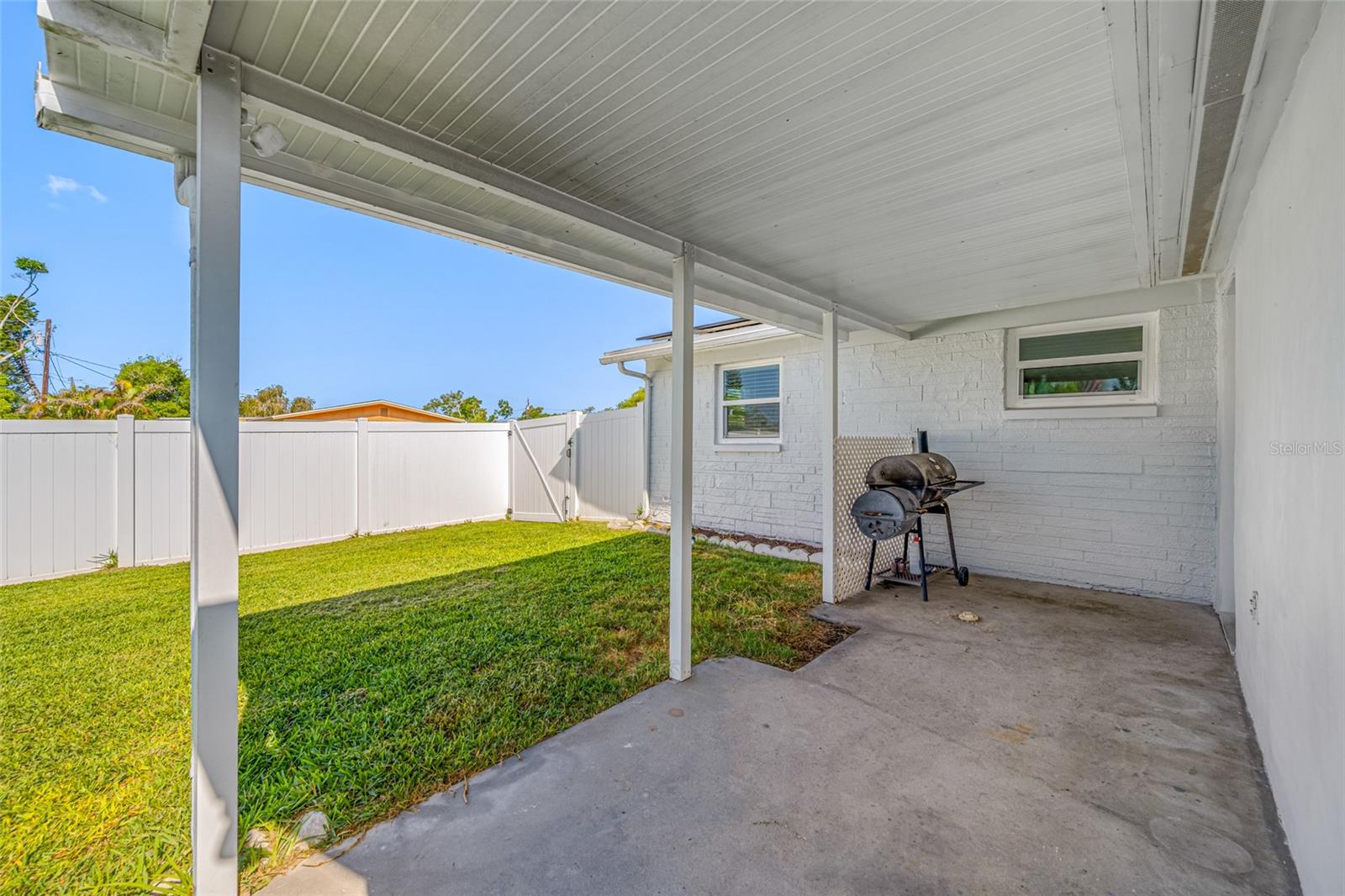 HOLIDAY GARDENS - Residential