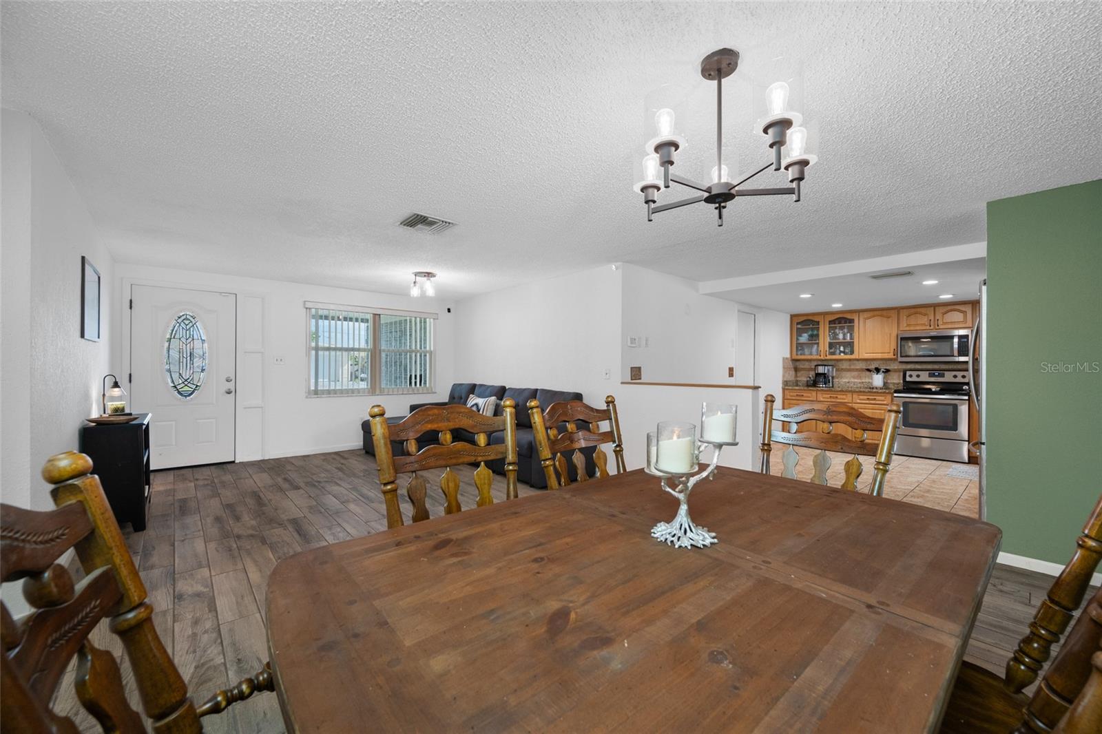 HOLIDAY GARDENS - Residential