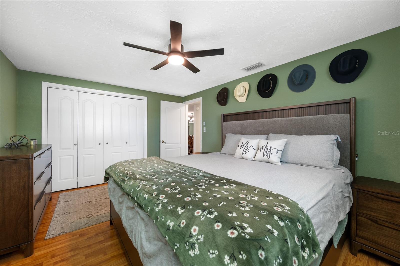 HOLIDAY GARDENS - Residential