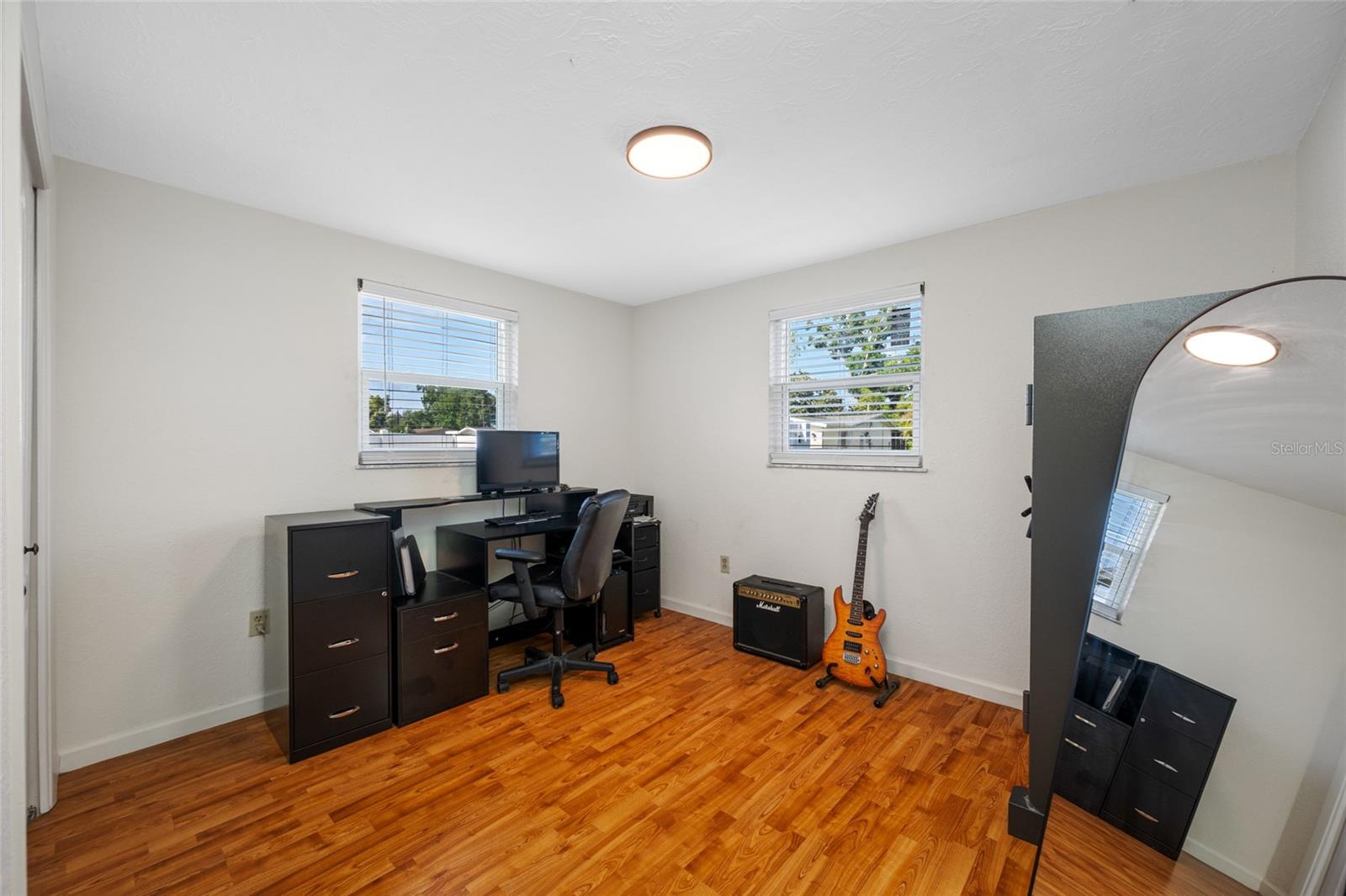 HOLIDAY GARDENS - Residential