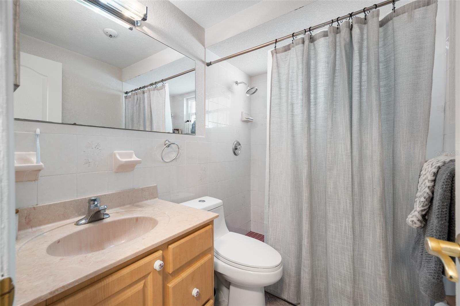 HOLIDAY GARDENS - Residential