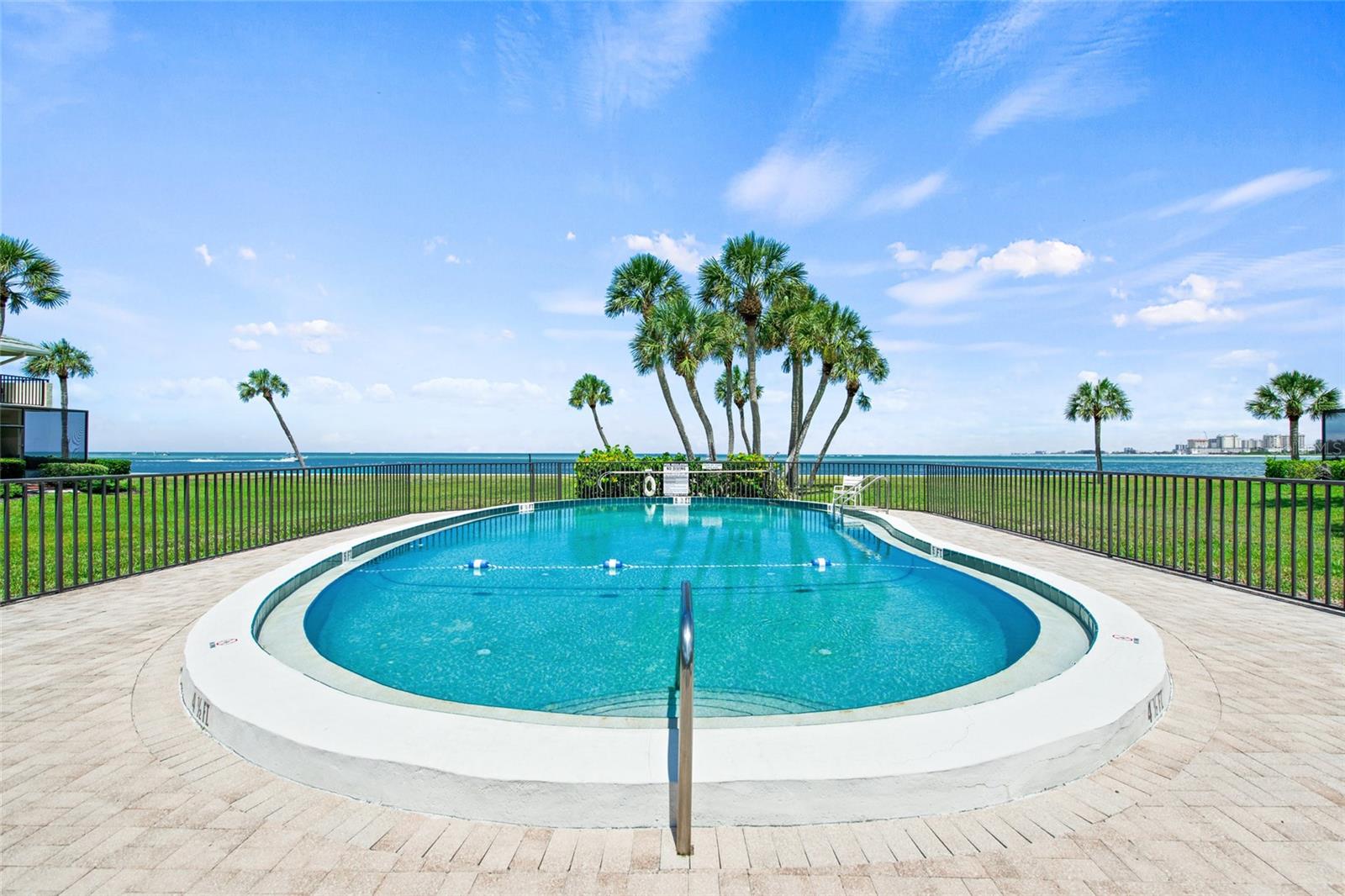 4660 OCEAN BOULEVARD E2