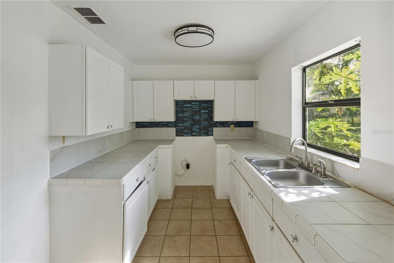 TREE HILL - Residential