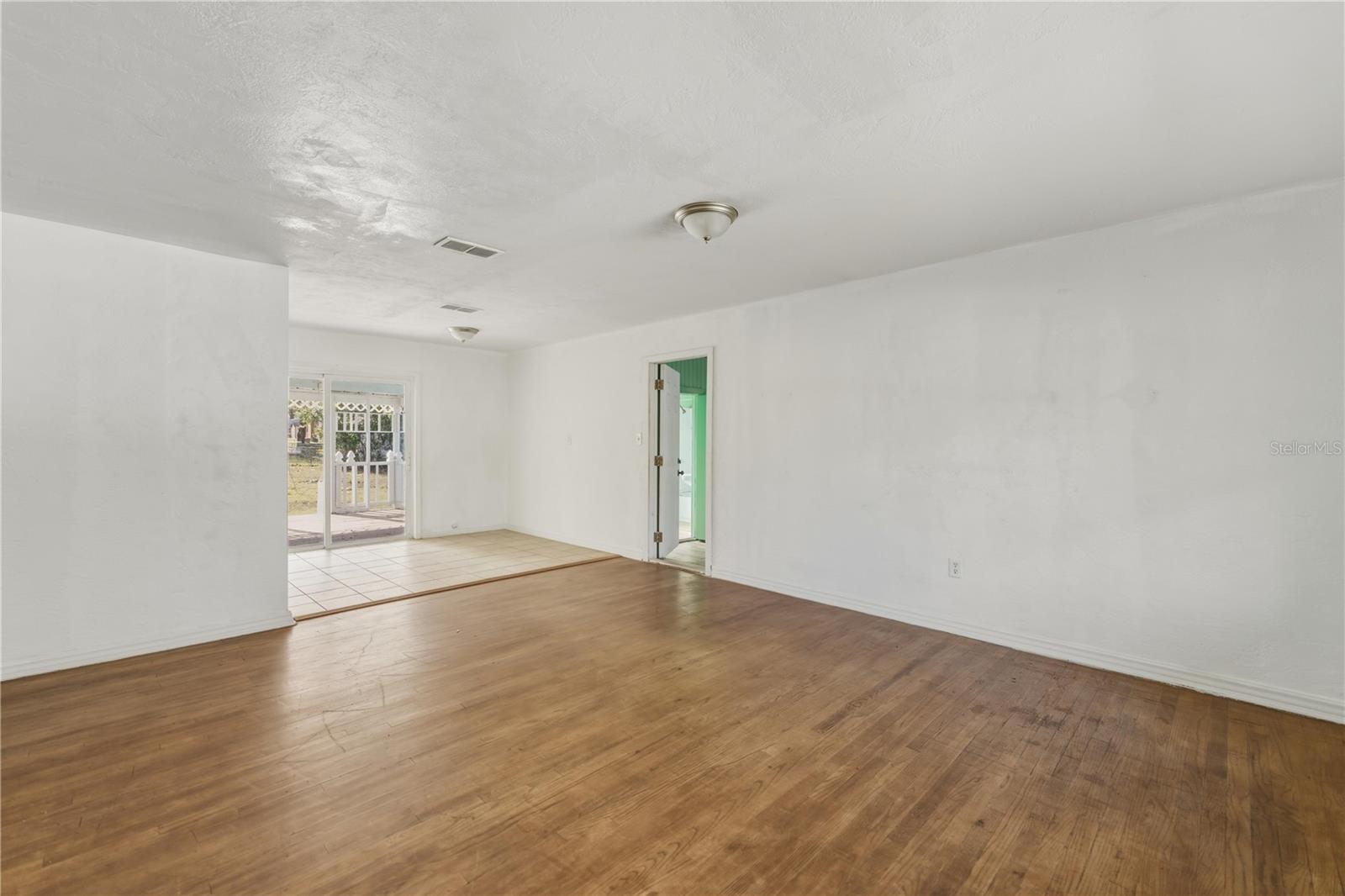 TREE HILL - Residential