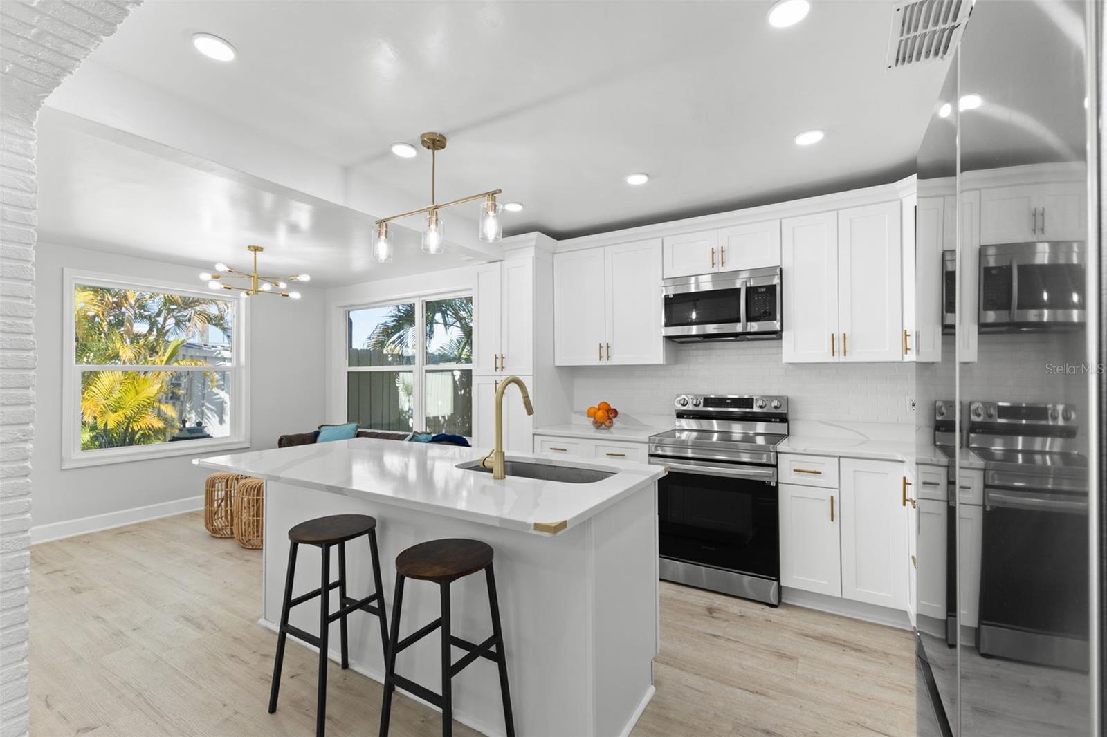 KENNETH CITY - Residential