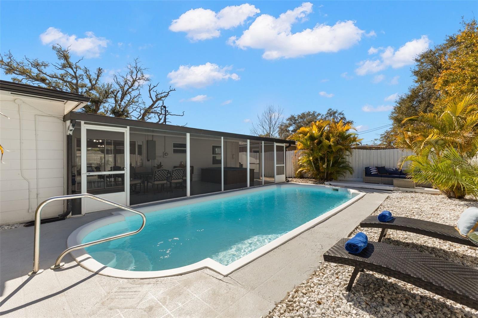 KENNETH CITY - Residential