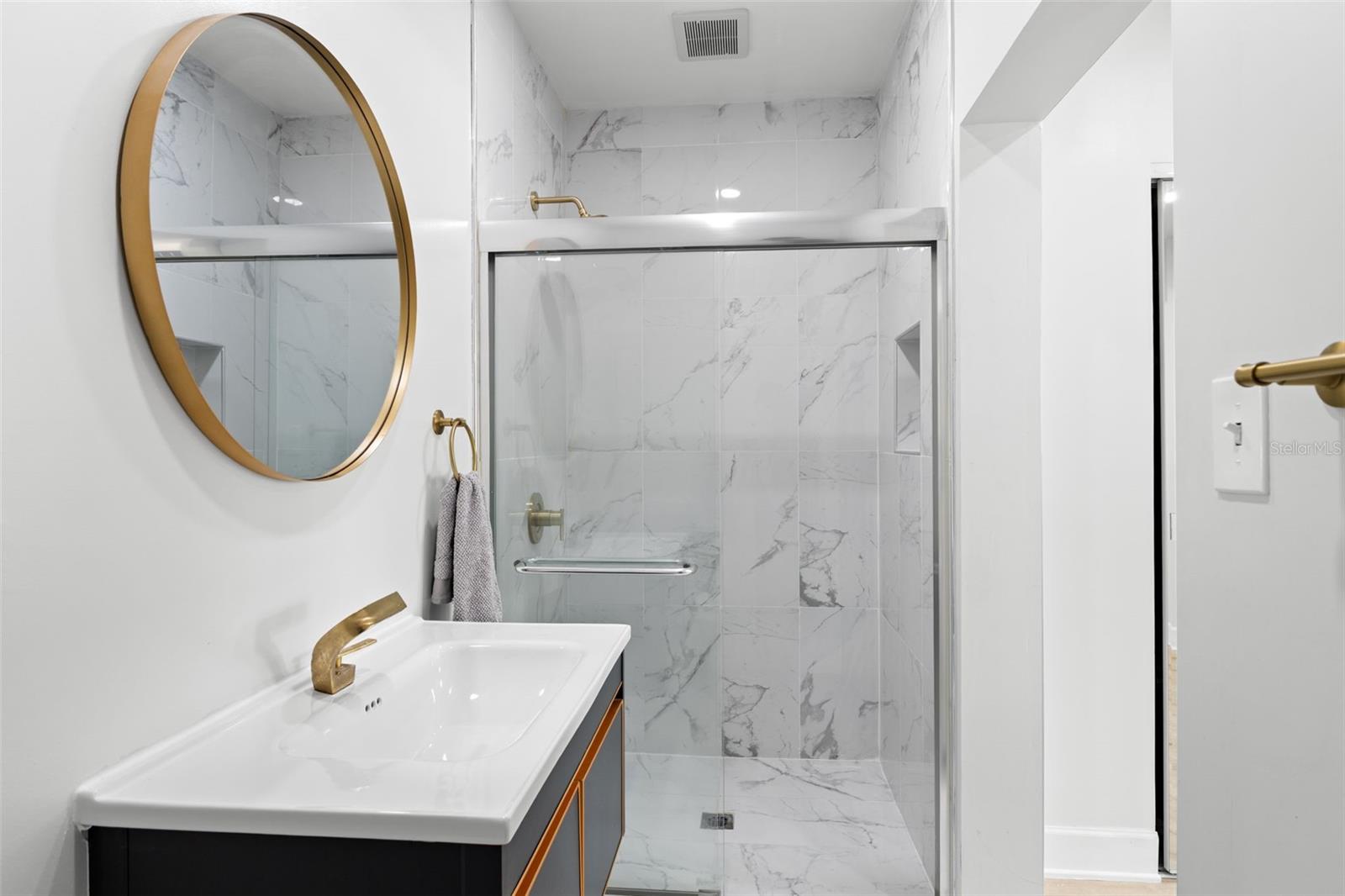 KENNETH CITY - Residential