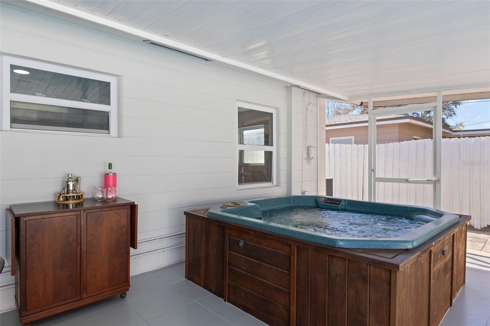 KENNETH CITY - Residential