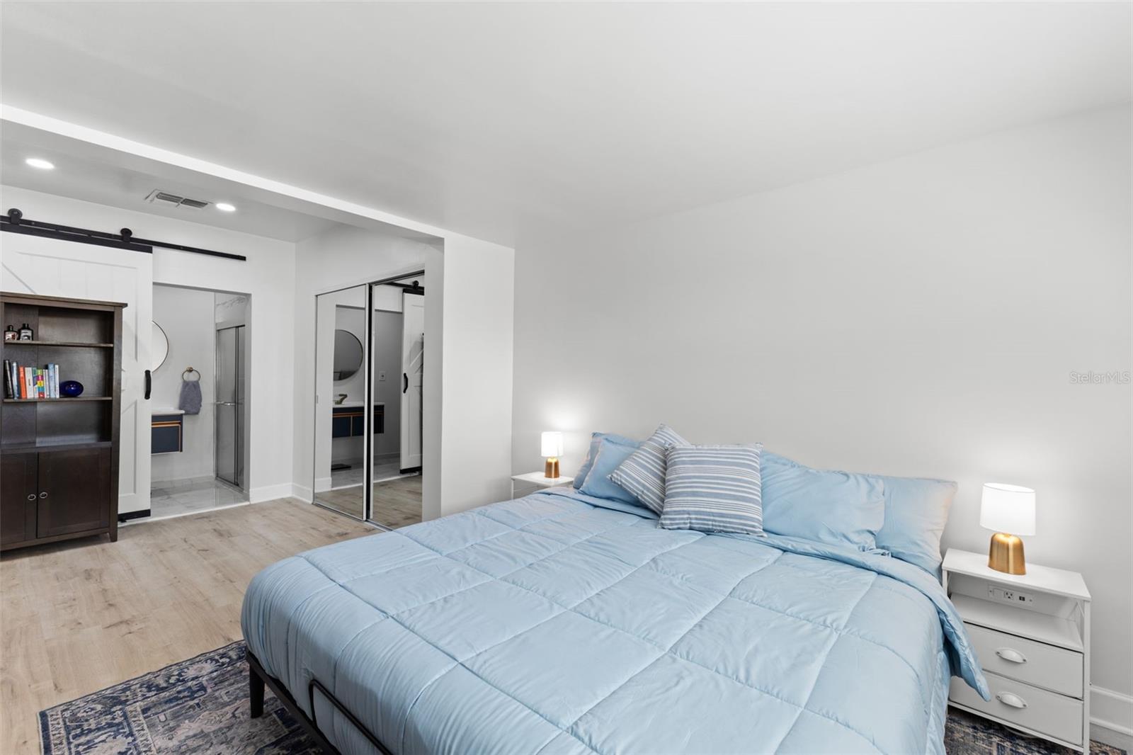 KENNETH CITY - Residential