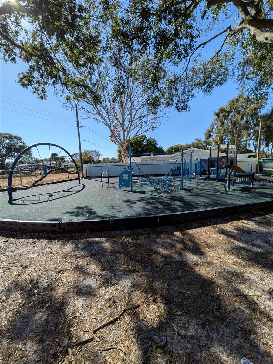 KENNETH CITY - Residential