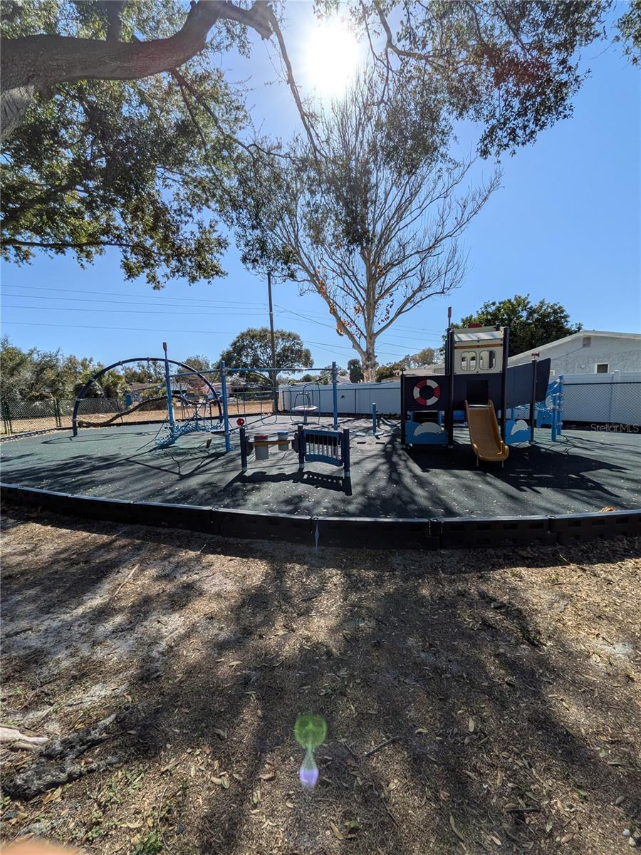 KENNETH CITY - Residential