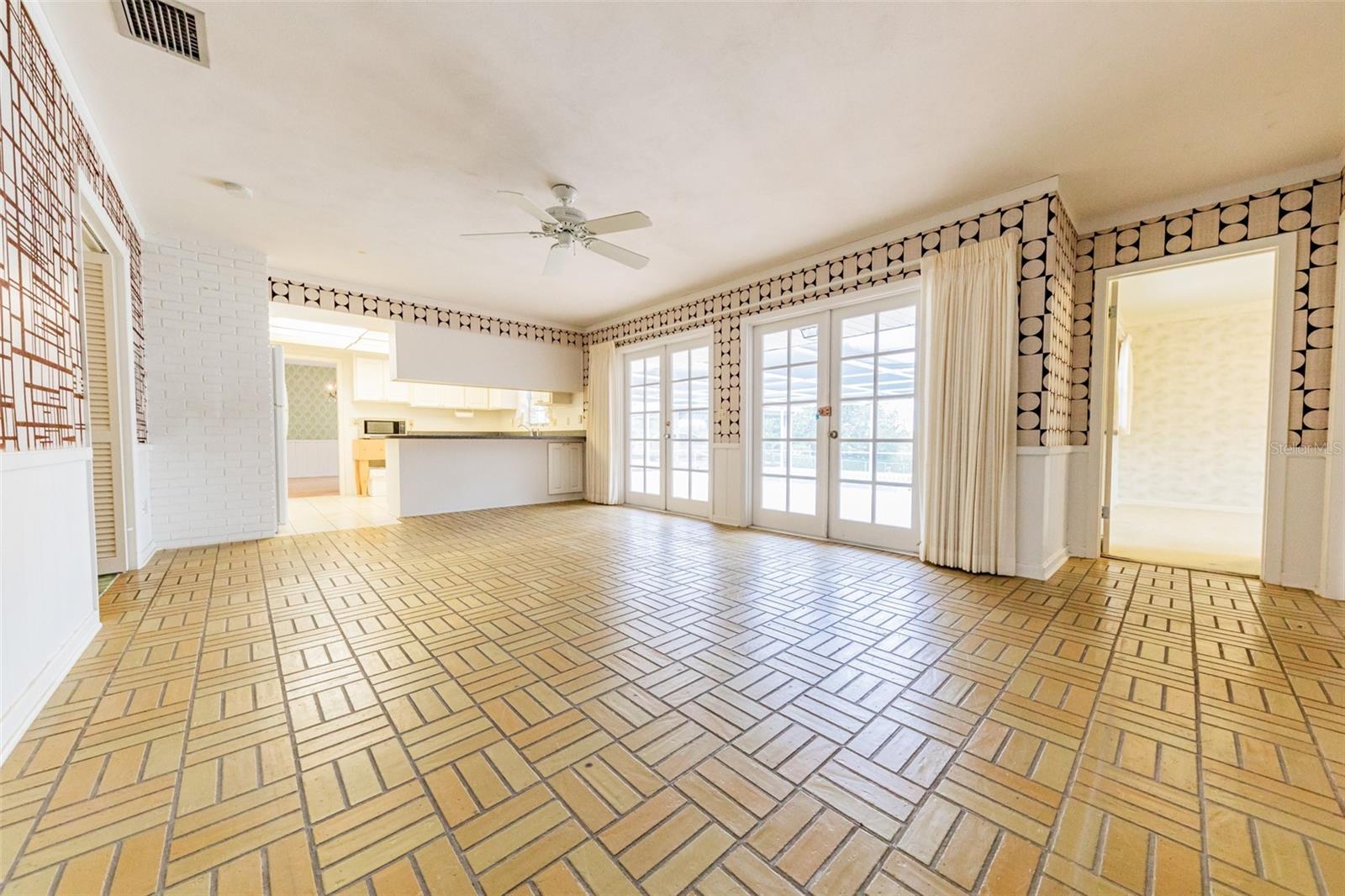 HAVEN SHORES - Residential