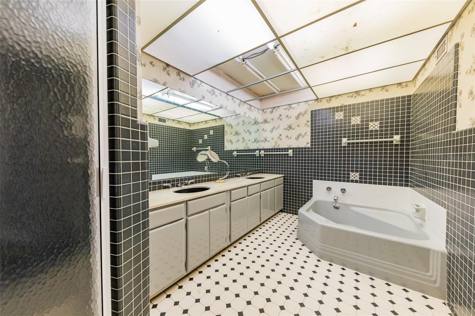 HAVEN SHORES - Residential