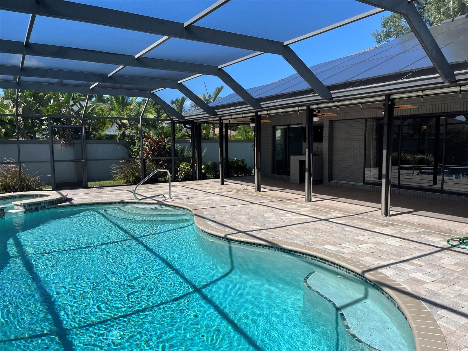 6993 COUNTRY LAKES CIRCLE