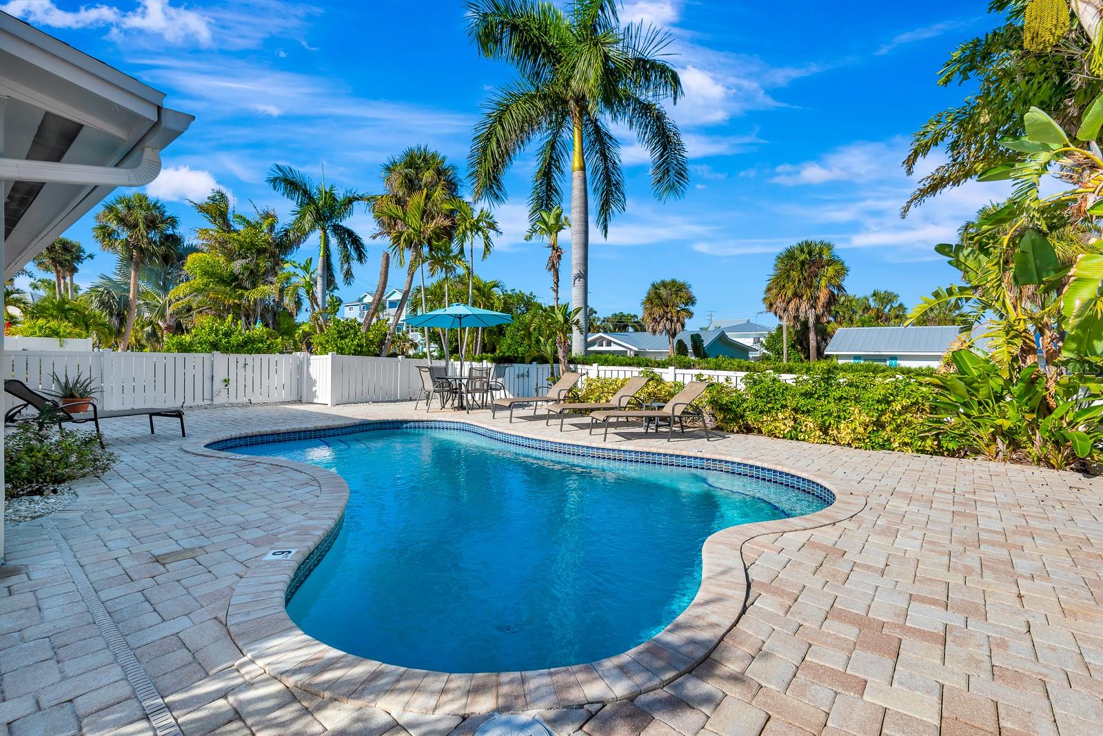 BLUE WAVE VILLA - Residential