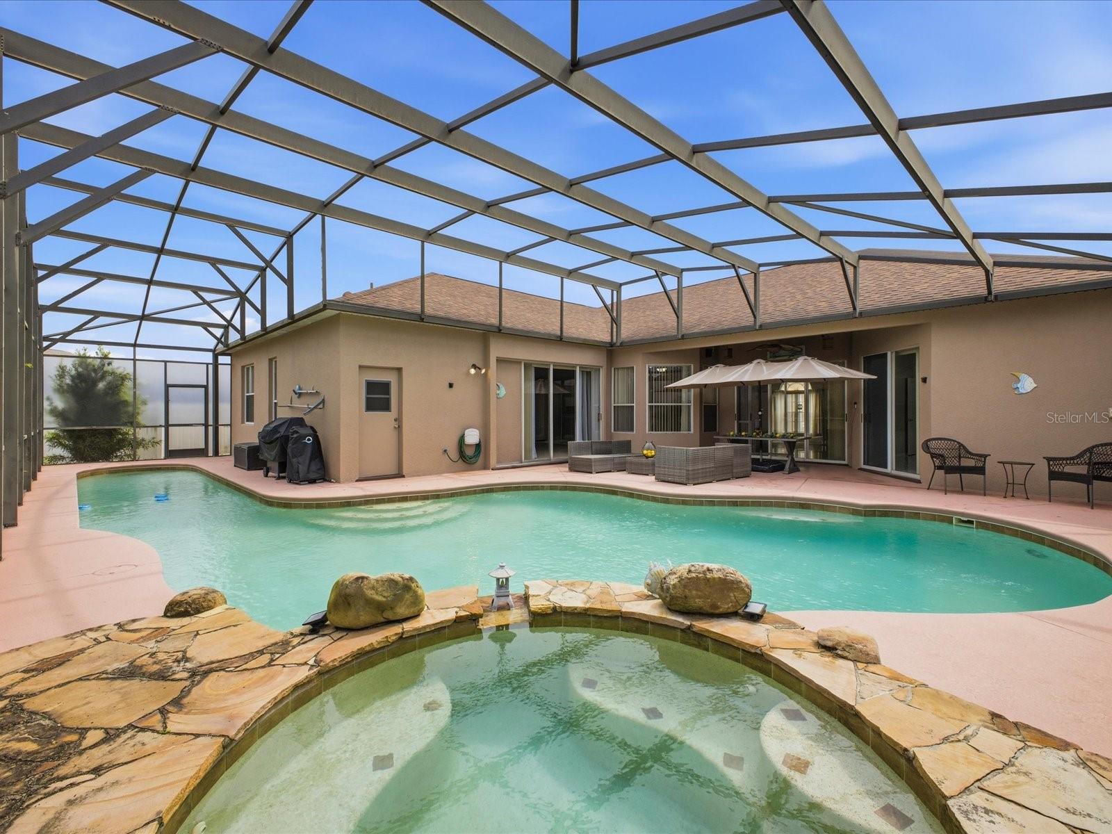 GRAND RESERVE - Residential