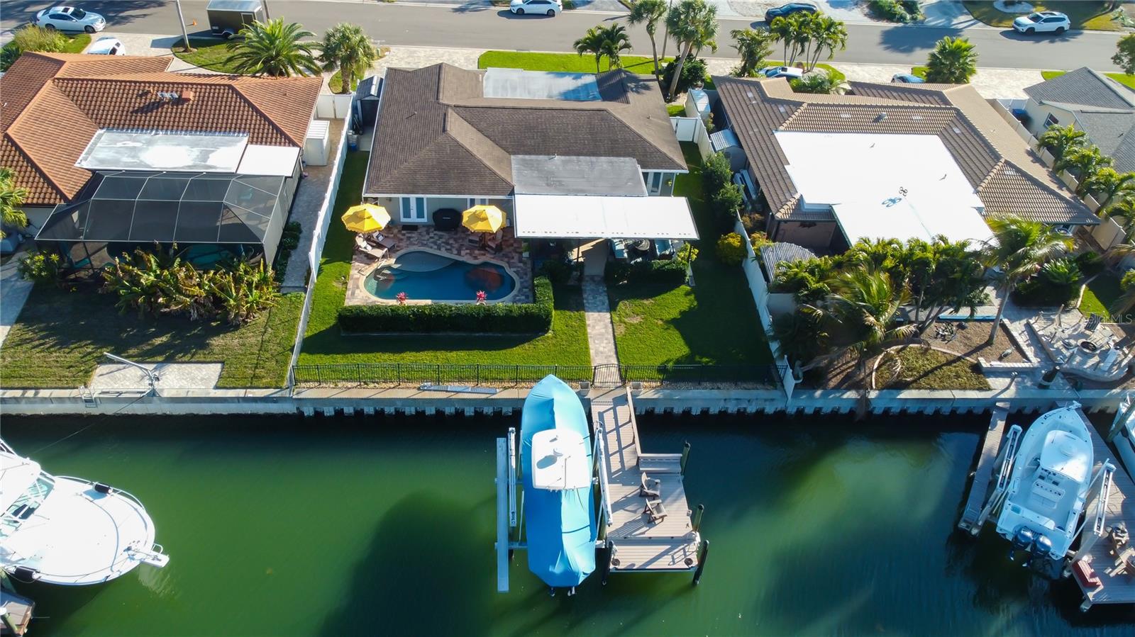 MAXIMO MOORINGS - Residential