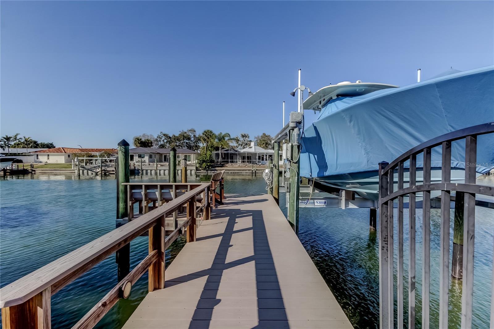 MAXIMO MOORINGS - Residential