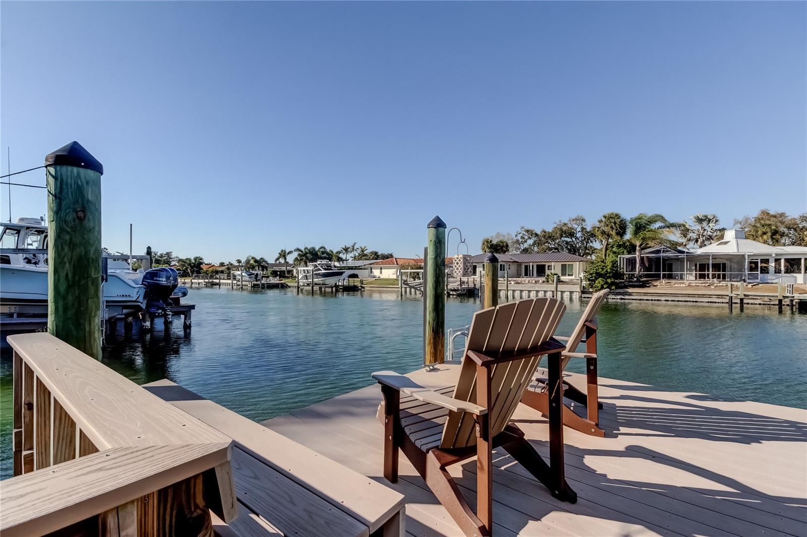 MAXIMO MOORINGS - Residential