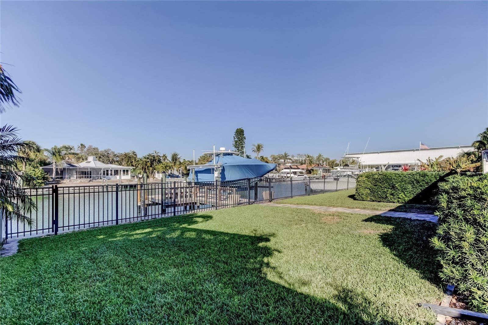 MAXIMO MOORINGS - Residential