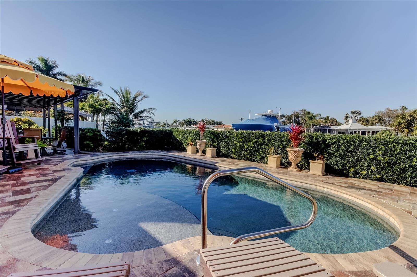 MAXIMO MOORINGS - Residential