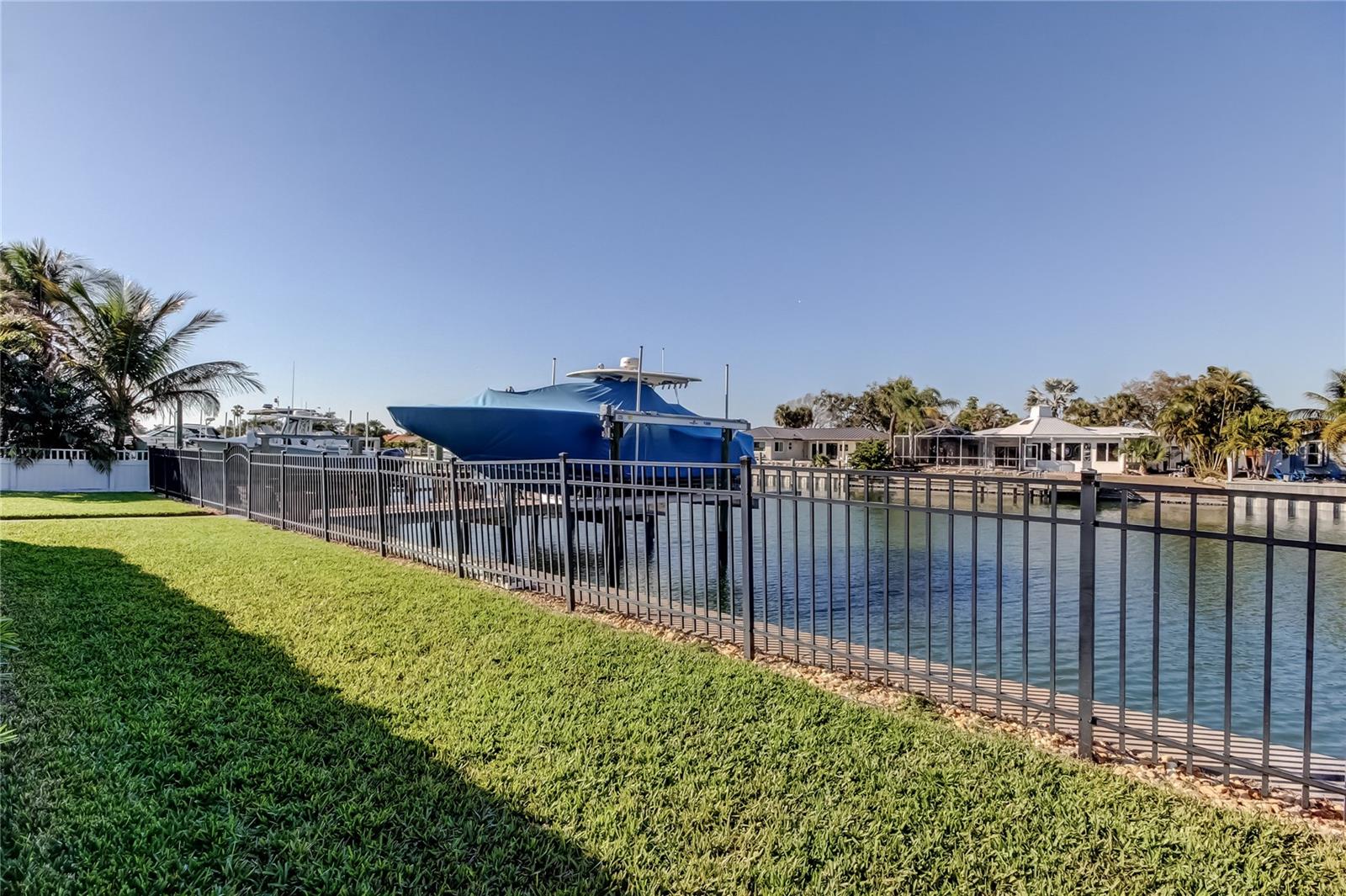 MAXIMO MOORINGS - Residential