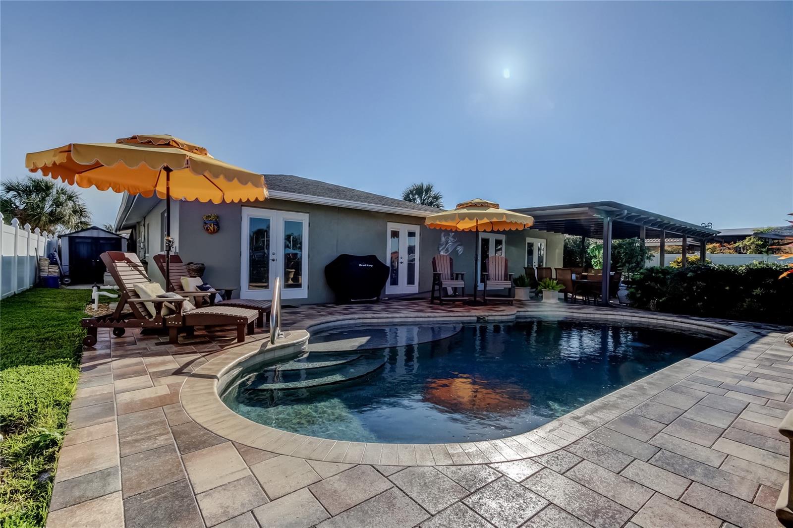 MAXIMO MOORINGS - Residential