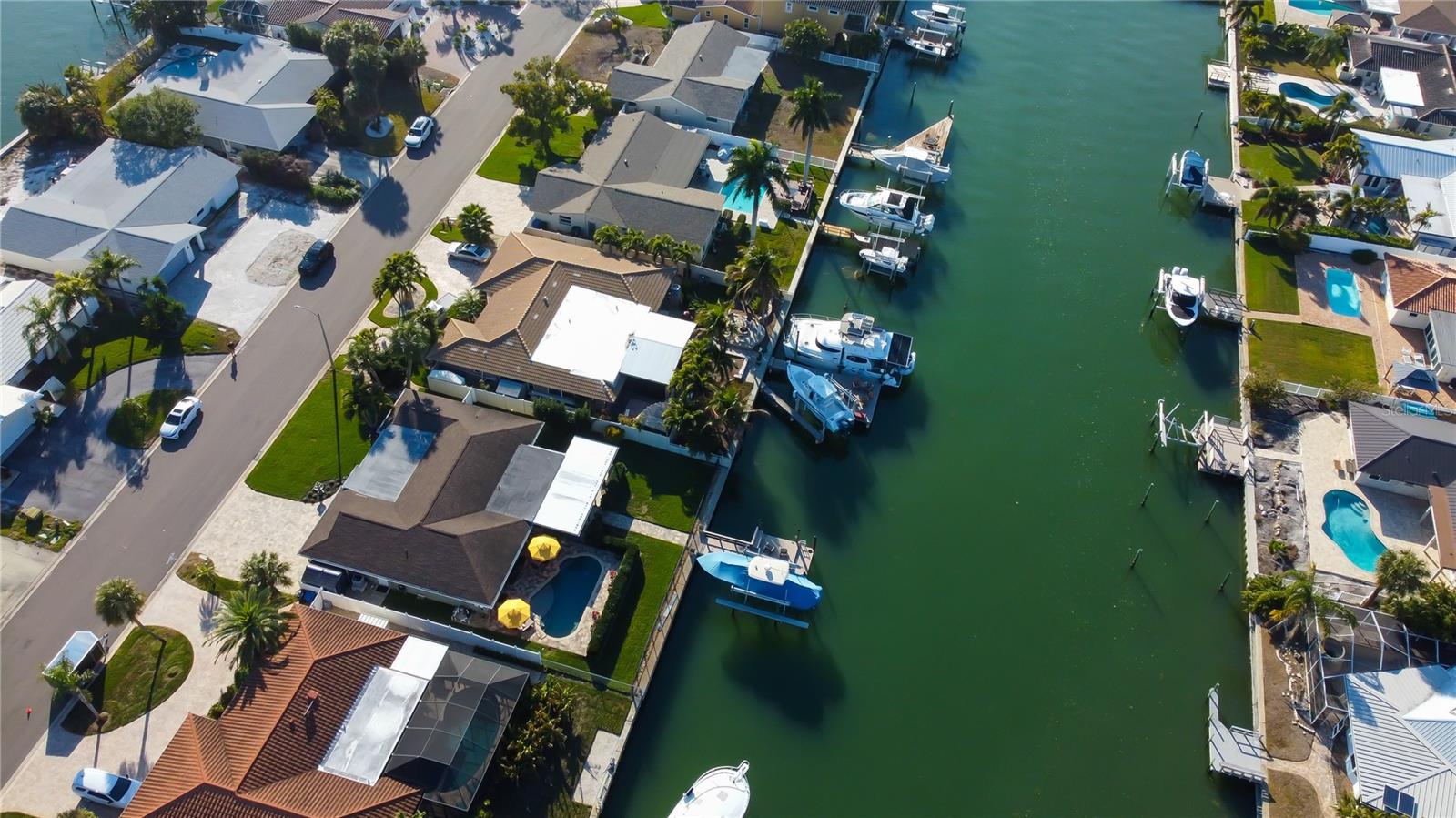 MAXIMO MOORINGS - Residential