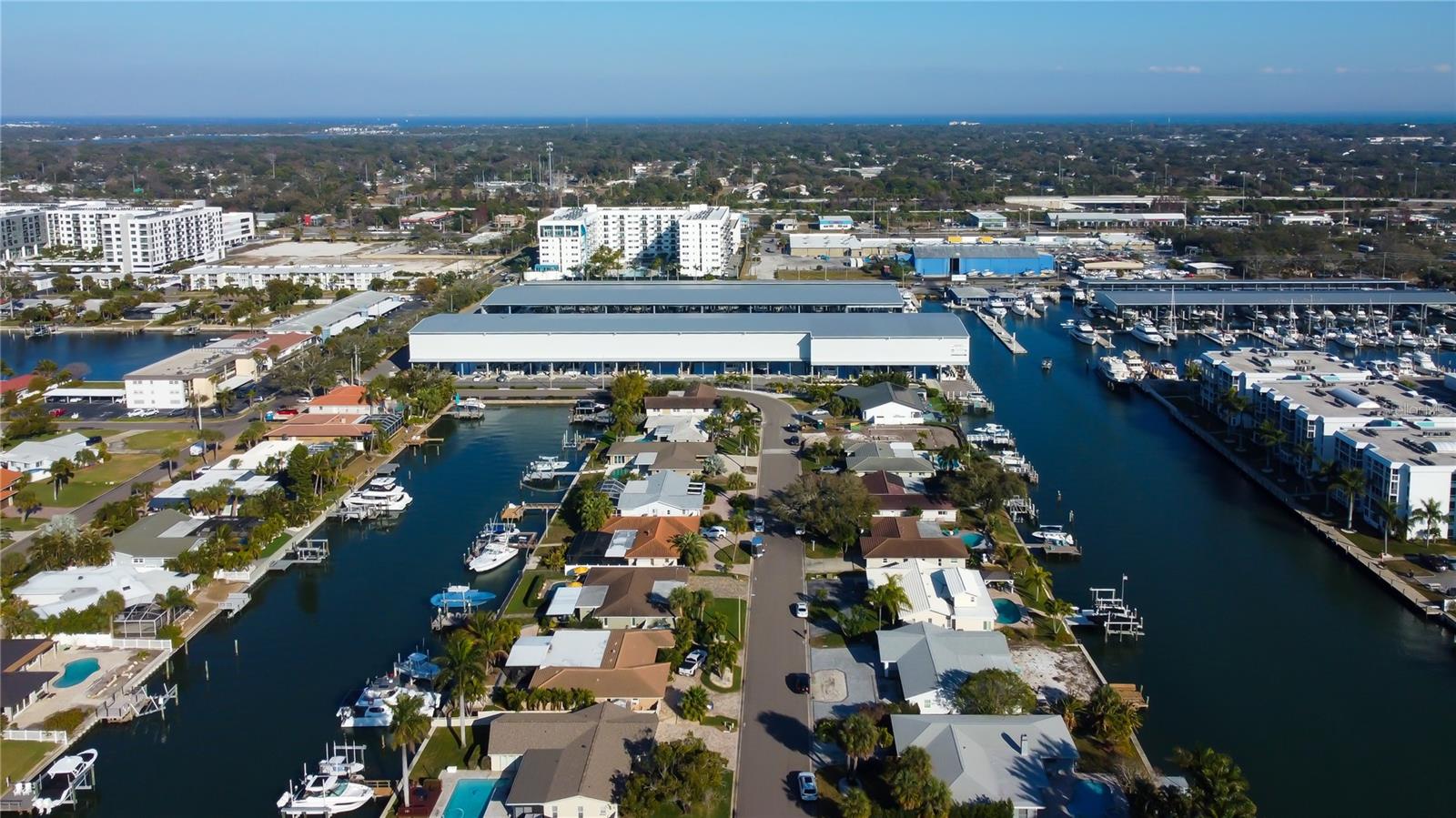 MAXIMO MOORINGS - Residential